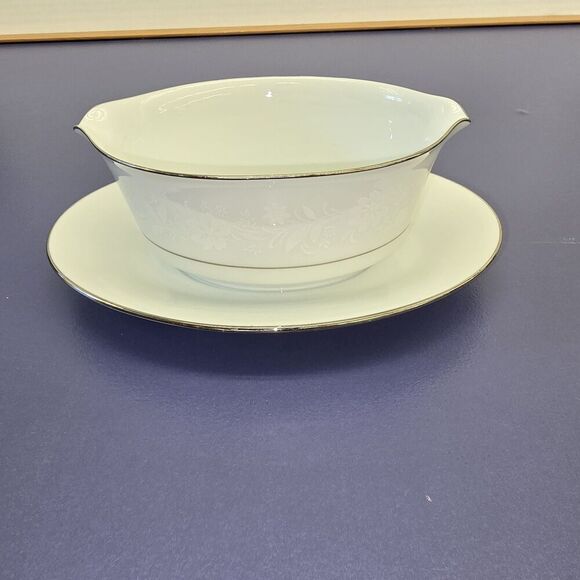 Noritake Ranier Gravy Bowl #6909 with Attached Plate Silver Lined - Picture 1 of 5